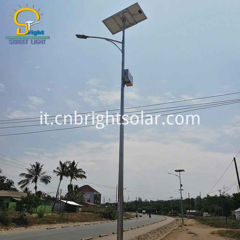Lampione solare con batteria a sospensione Solar Street Light with Hanging Battery